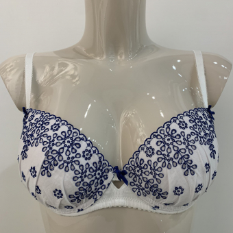 Padded balcony bra in different cup sizes
